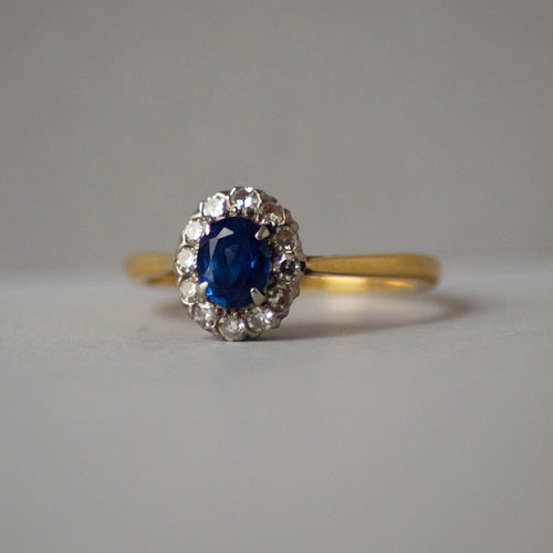Sapphire ring with gold and diamonds